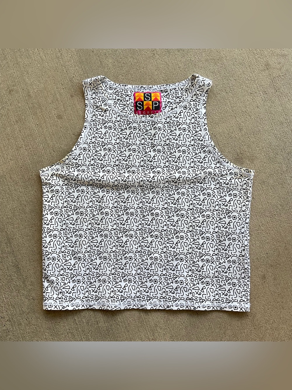 Vintage segrets Black + white geometric print tank top